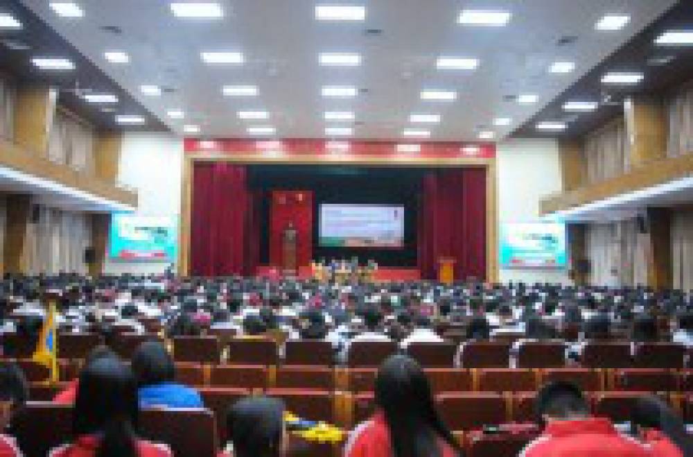 Hơn 600 học sinh THPT Ngô Quyền (Hải Phòng) đồng thanh “Tôi yêu Bách khoa”